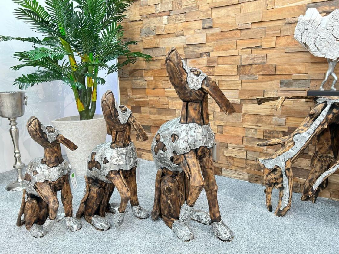 Skulptur-Set  Sitzende Hunde aus recyceltem Altholz mit Aluminium