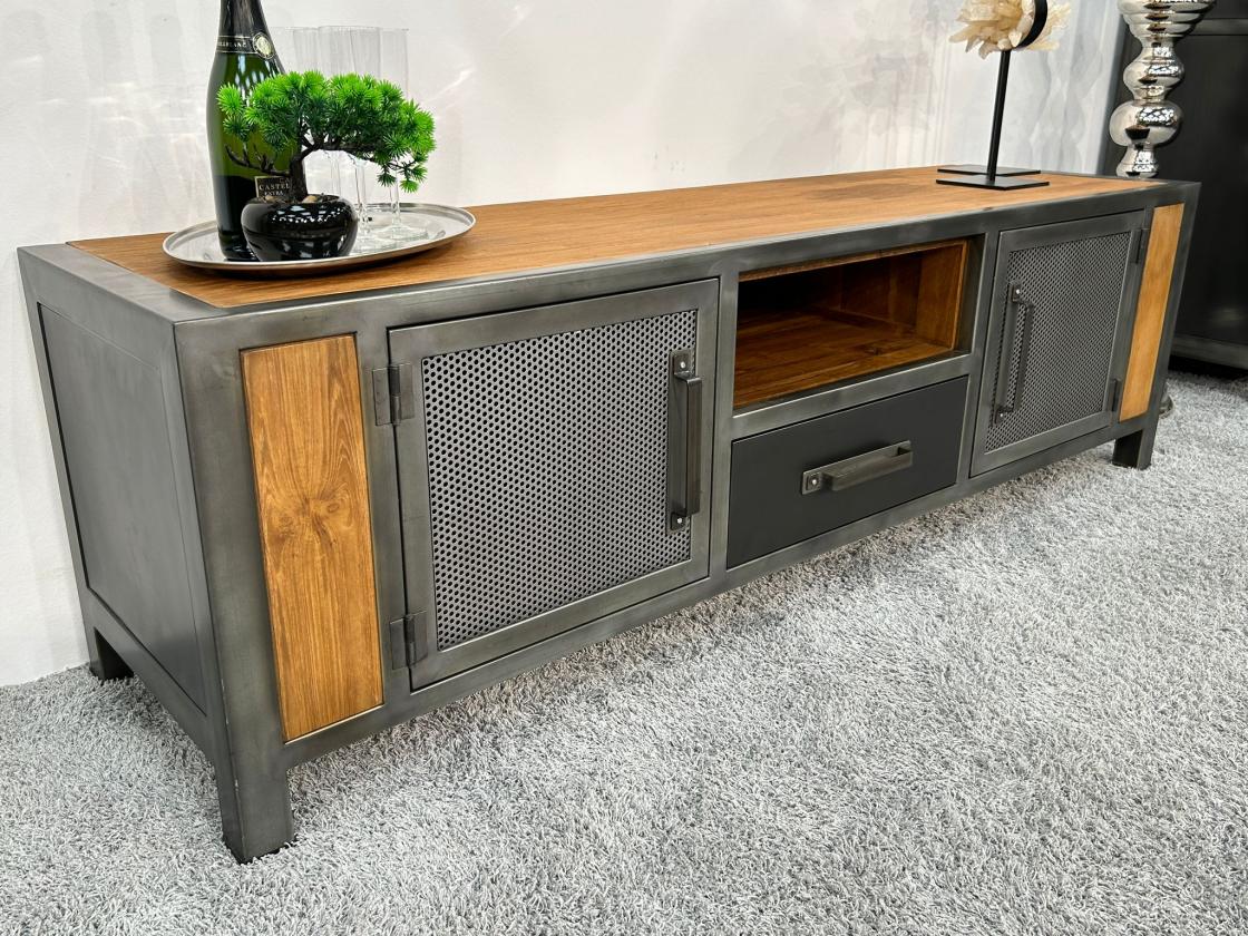 Tv-Schrank-aus-Metall-und-Holz-Industiedesign-Loft