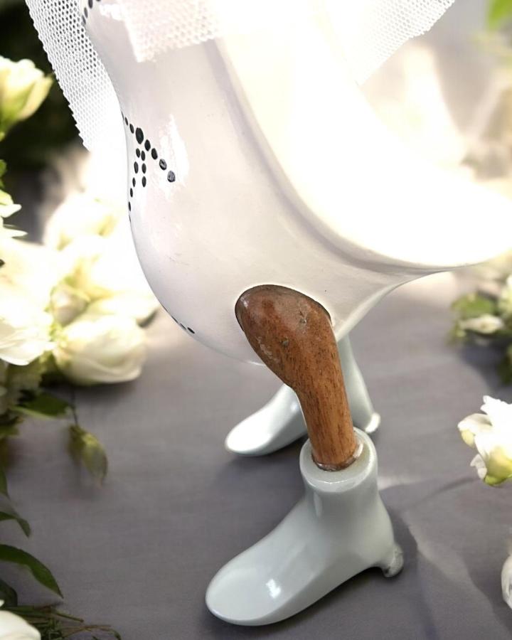 Ente aus Holz Braut im Hochzeitskleid