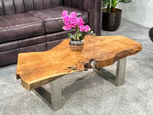 Massivholz Couchtisch "Bromo" aus Teak Baumscheibe ca. 120 x 56 x 38 cm mit Edelstahlgestell