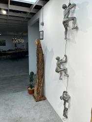 Skulptur / Dekofigur "Seilkletterer" ca. 200 cm Gesamthöhe aus Aluminium