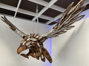 Skulptur / Dekofigur "Eagle" hängend , 197 cm breit, aus Altholz mit Aluminium