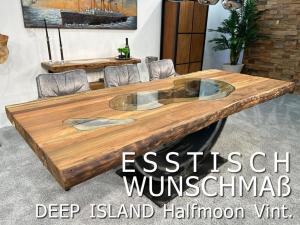 Maßtisch Esstisch "Deep Island" aus Altholz mit Rohstahlgestell und Glaseinlage