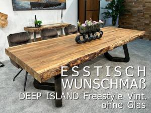 Maßtisch Esstisch "Deep Island Freestyle" aus Altholz mit Rohstahlgestell