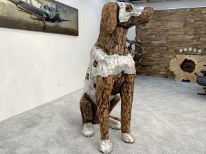 Skulptur / Dekofigur "Sitzender Hund", Höhe  ca. 152 cm aus Altholz mit Aluminium