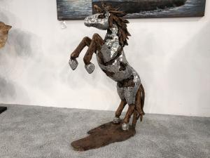 Skulptur / Dekofigur "Pferd" ca. L97 x B30 x H134 cm aus Altholz mit Aluminium