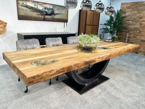 Massivholz Esszimmertisch "Deep Island" 300 x 100 x 78 cm aus recyceltem Altholz mit einem Tischgestell aus Rohstahl und Glaseinlagen