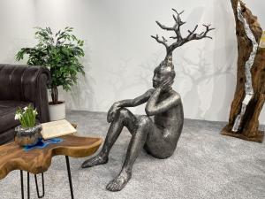 Skulptur / Dekofigur "Mann mit Baum" 85  x 50 x 130 cm aus Aluminium